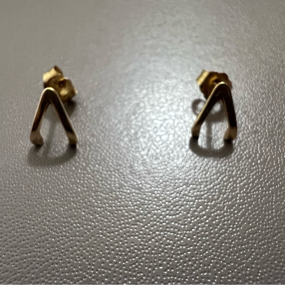 14k studs gold - Picture 3 of 3
